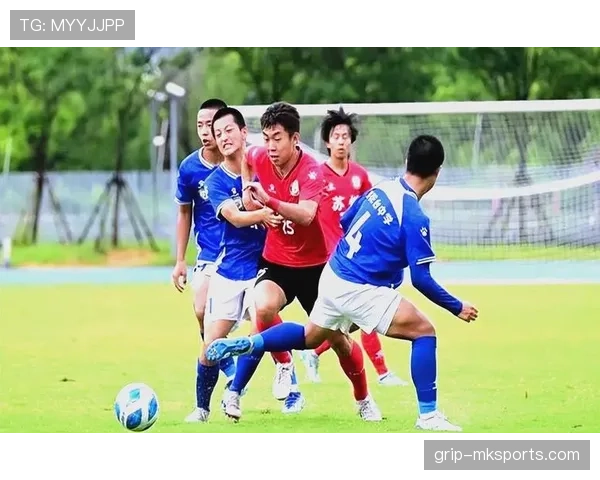 新一代足球新星闪耀赛场，青年球员精彩表现引热议