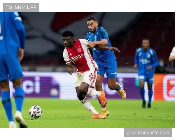 库杜斯与萨卡：英超边锋发展路径对比分析