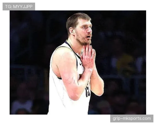 萨博尼斯高位策应不同于约基奇，挡拆提升队友空位率